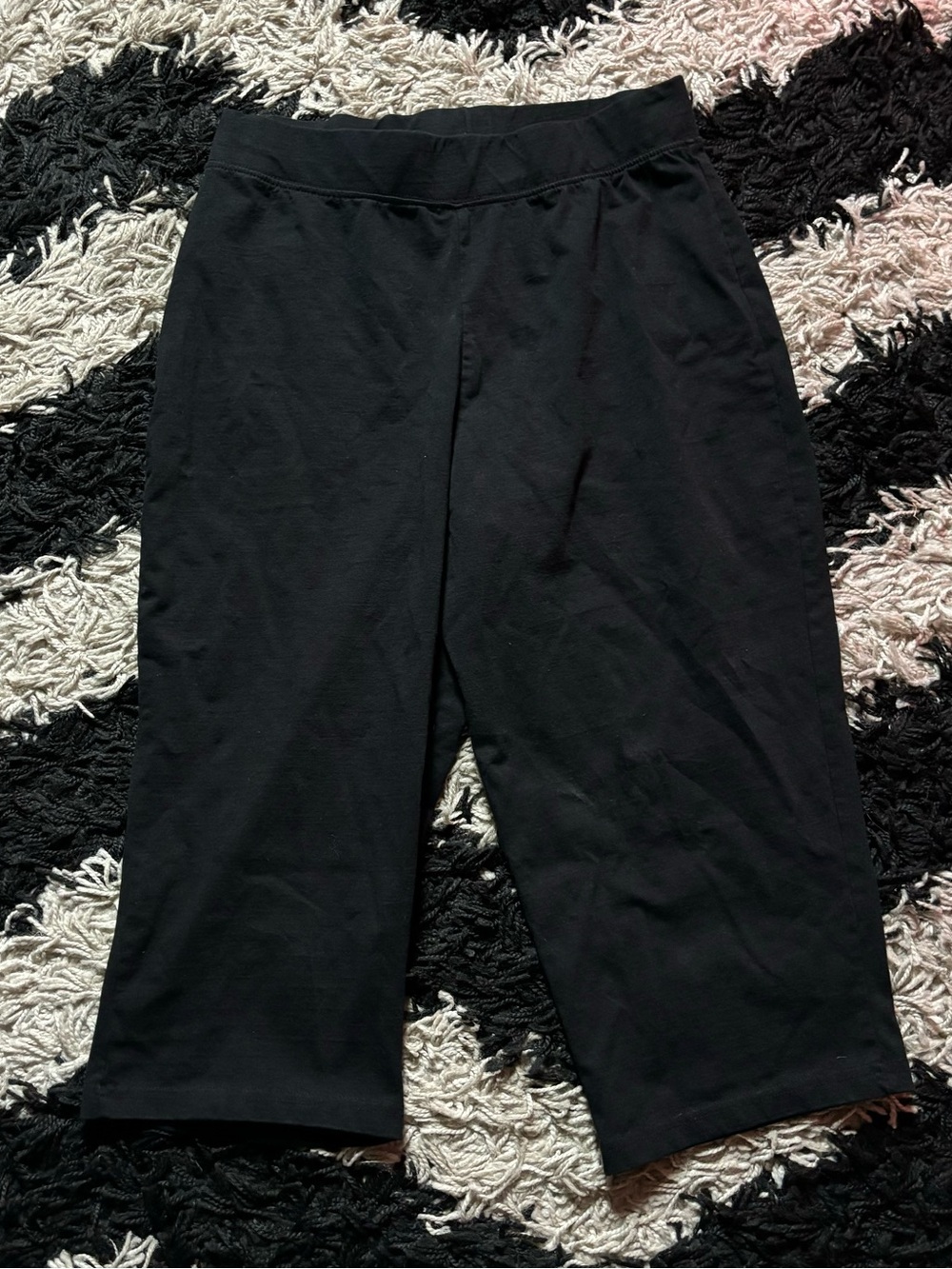 Starla Preppy Black Capri Length Leggings